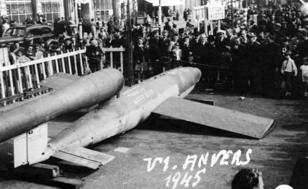Tentoongestelde V-bommen in Antwerpen.