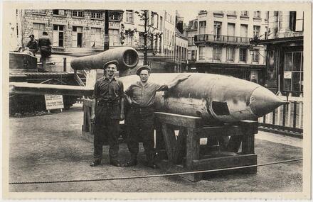 Tentoongestelde V-bommen in Antwerpen.