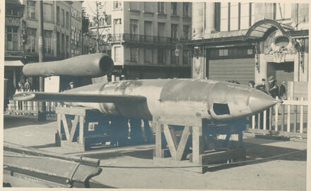 Tentoongestelde V-bommen in Antwerpen.