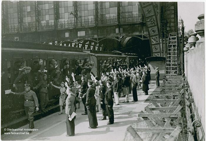 Waving goodbye to men off to the Eastern Front