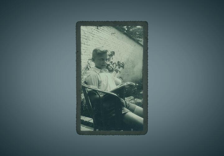 Raymond De Mulder, 12 jaar  Raymond is niet thuis wanneer de eerste V-bom Antwerpen treft, vlak bij waar hij woont. Er heerst chaos en onwetendheid over wat er precies gebeurd is. Ook Raymond wacht bang af.