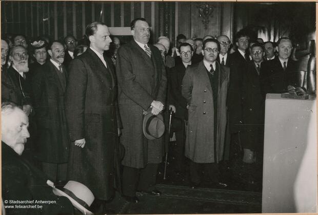 Exhibition in Osterrieth House attended by Odiel Daem and Leo Delwaide