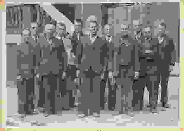 Group photo of Flemish nationalists who returned from Germany